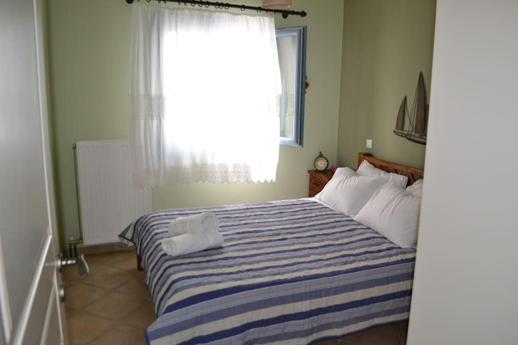 Blue House Villa Koronos Bagian luar foto